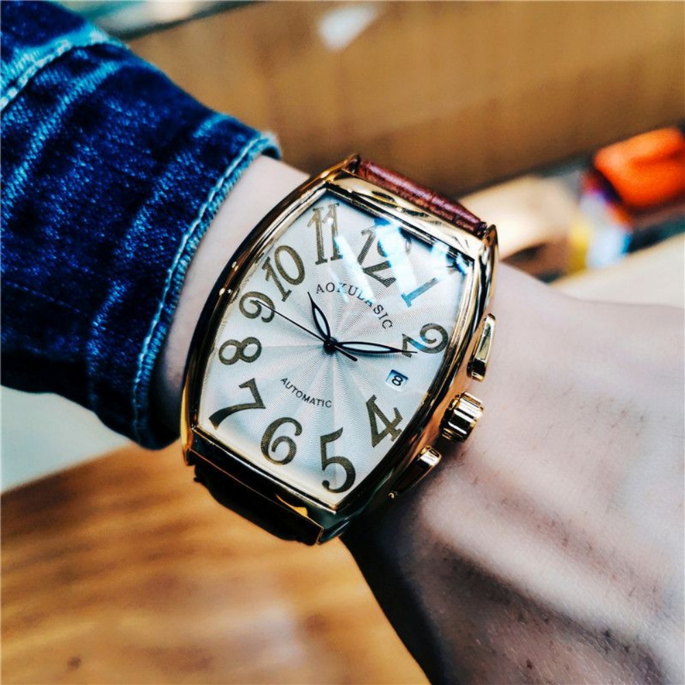 Orologio meccanico da uomo di  - Cartier Watch Tank recensione e prezzo