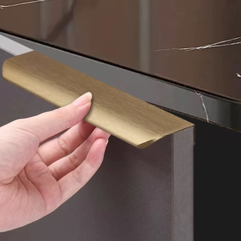 Maniglie per mobili invisibili - Curved Spring Bar recensione e prezzo